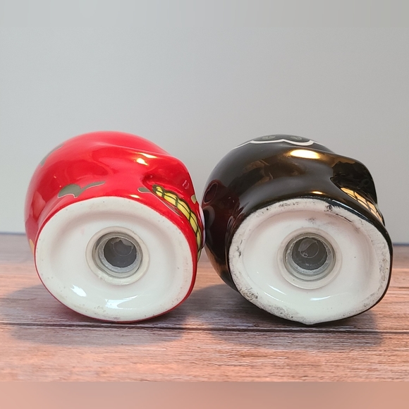 Day of Dead Sugar Skulls Black & Red Salt & Pepper Shakers Set Ceramic - Picture 6 of 7